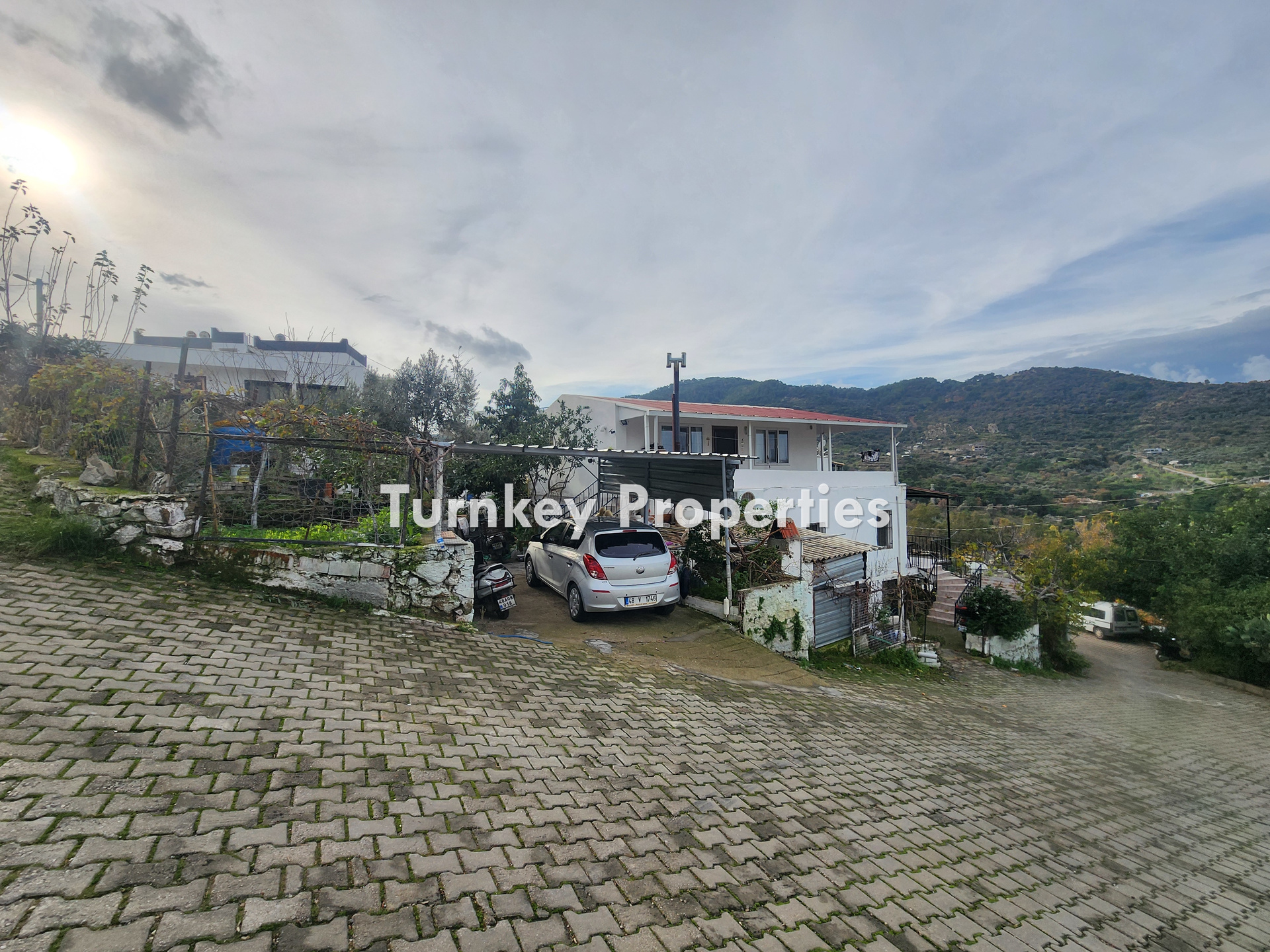 Gündoğan Köyiçi Satılık Kargir Ev Geniş Bahçeli Müstakil Parselli